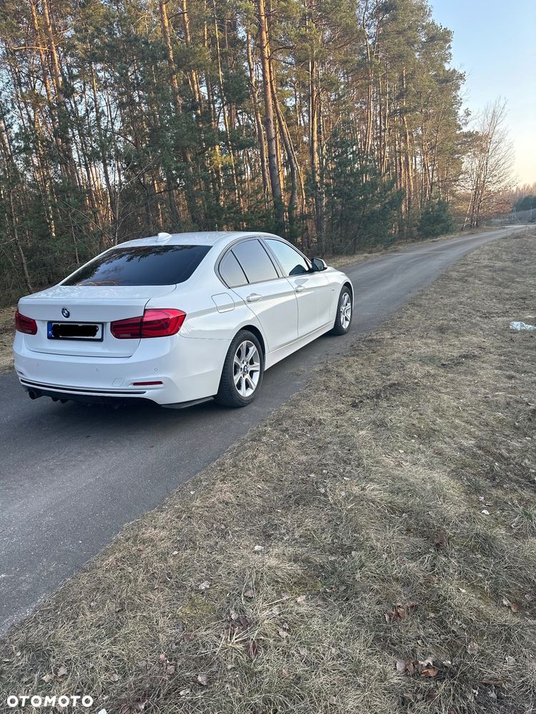 BMW Seria 3 318i Sport Line - 10