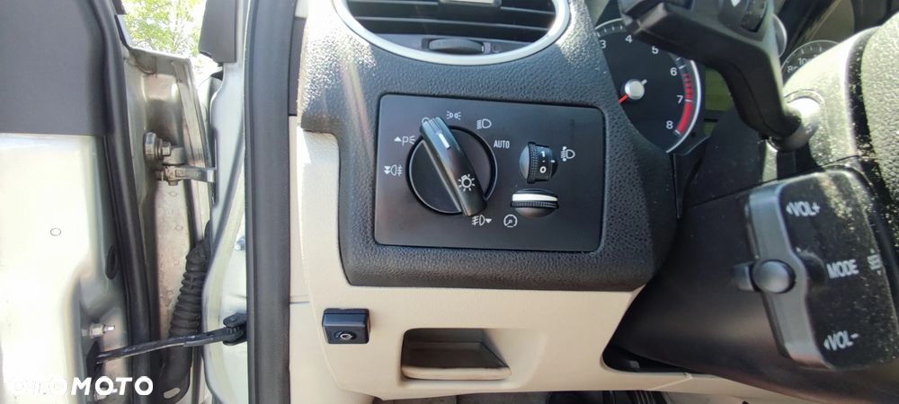 Ford Focus 1.6 16V Ghia - 31