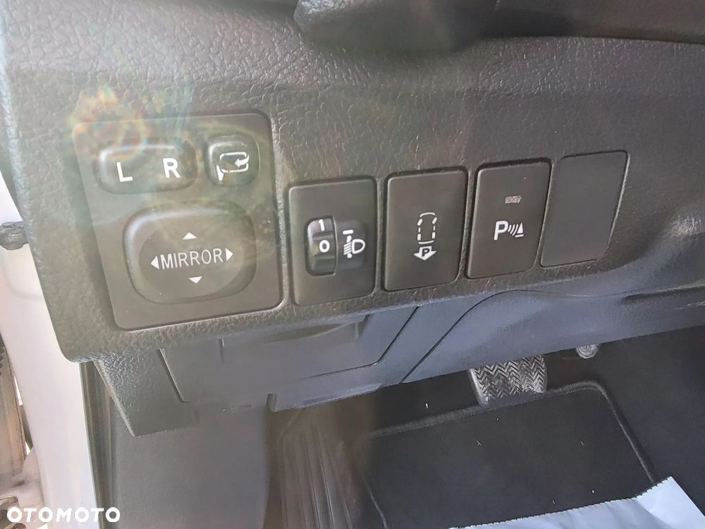 Toyota Auris 1.8 HSD Luna - 25