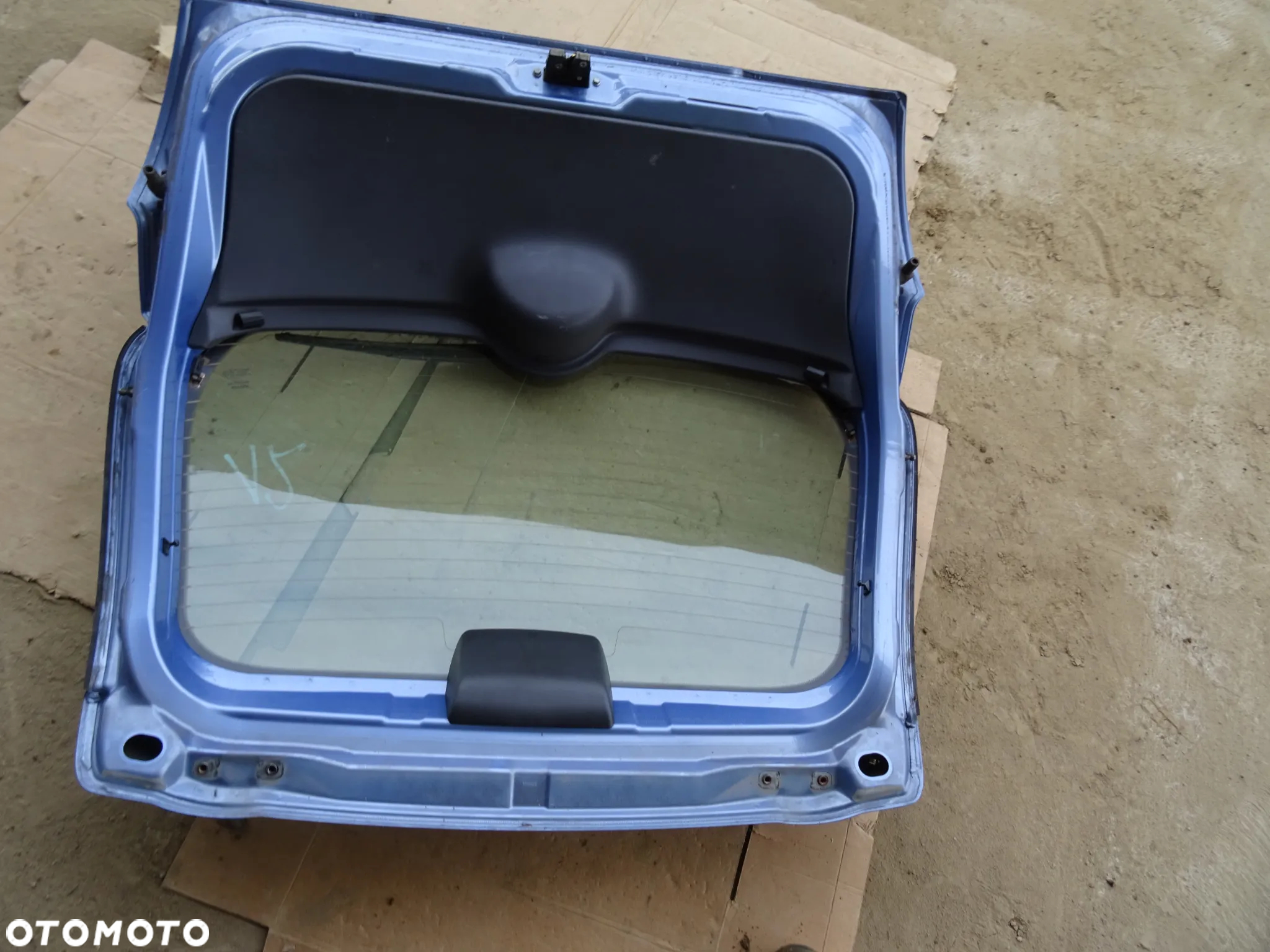 Klapa Bagażnika Nissan Micra K12 T12K (Goła) - 10