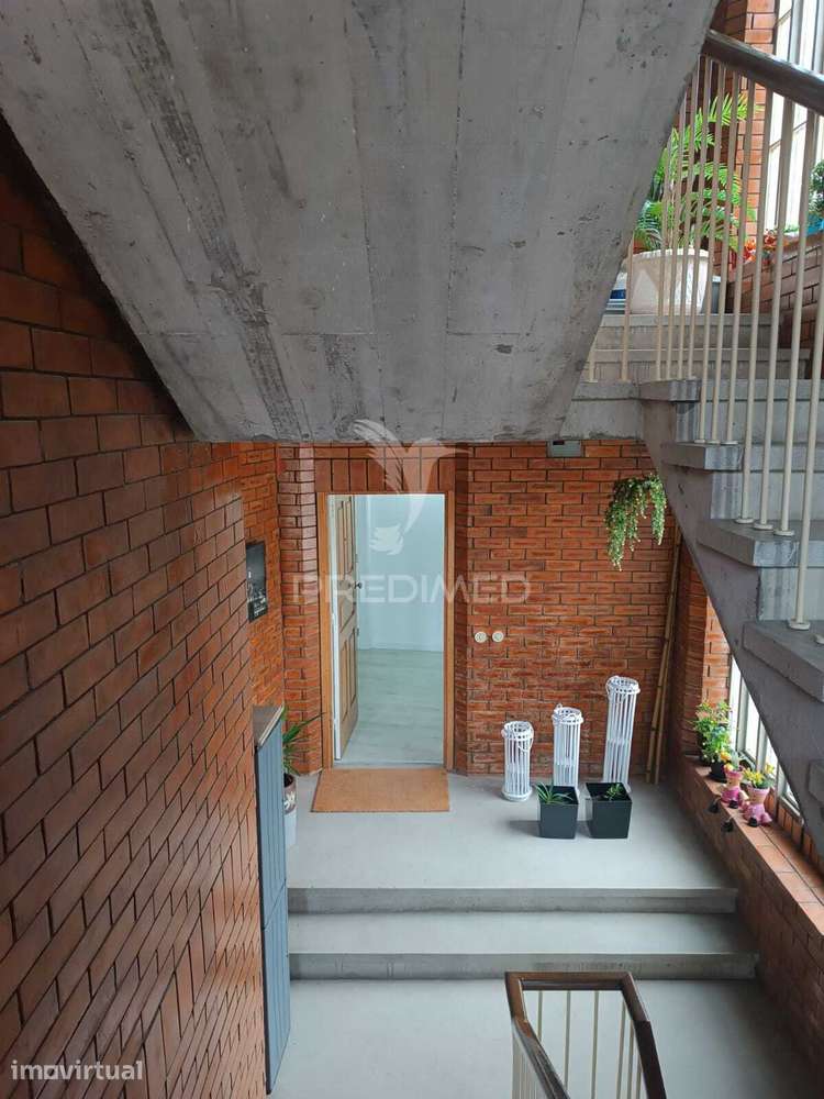Apartamento T4 Totalmente Remodelado junto ao Centro de Saúde - Grande imagem: 4/12
