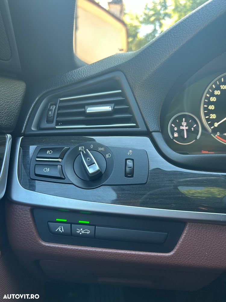 BMW Seria 5 525d xDrive - 9