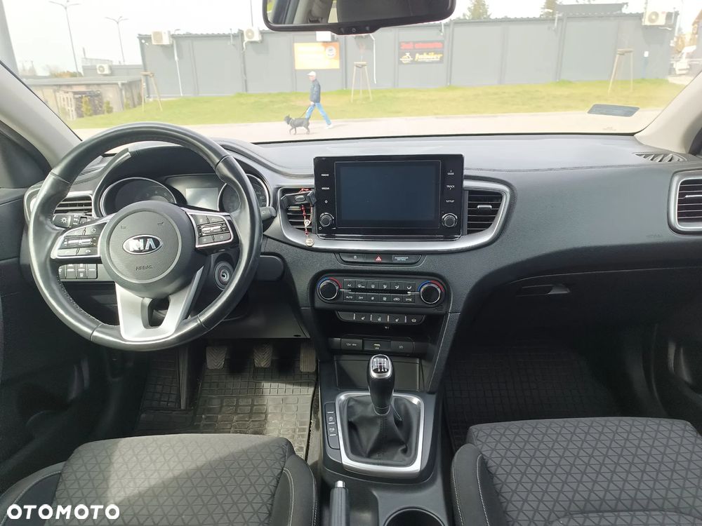 Kia XCeed - 15
