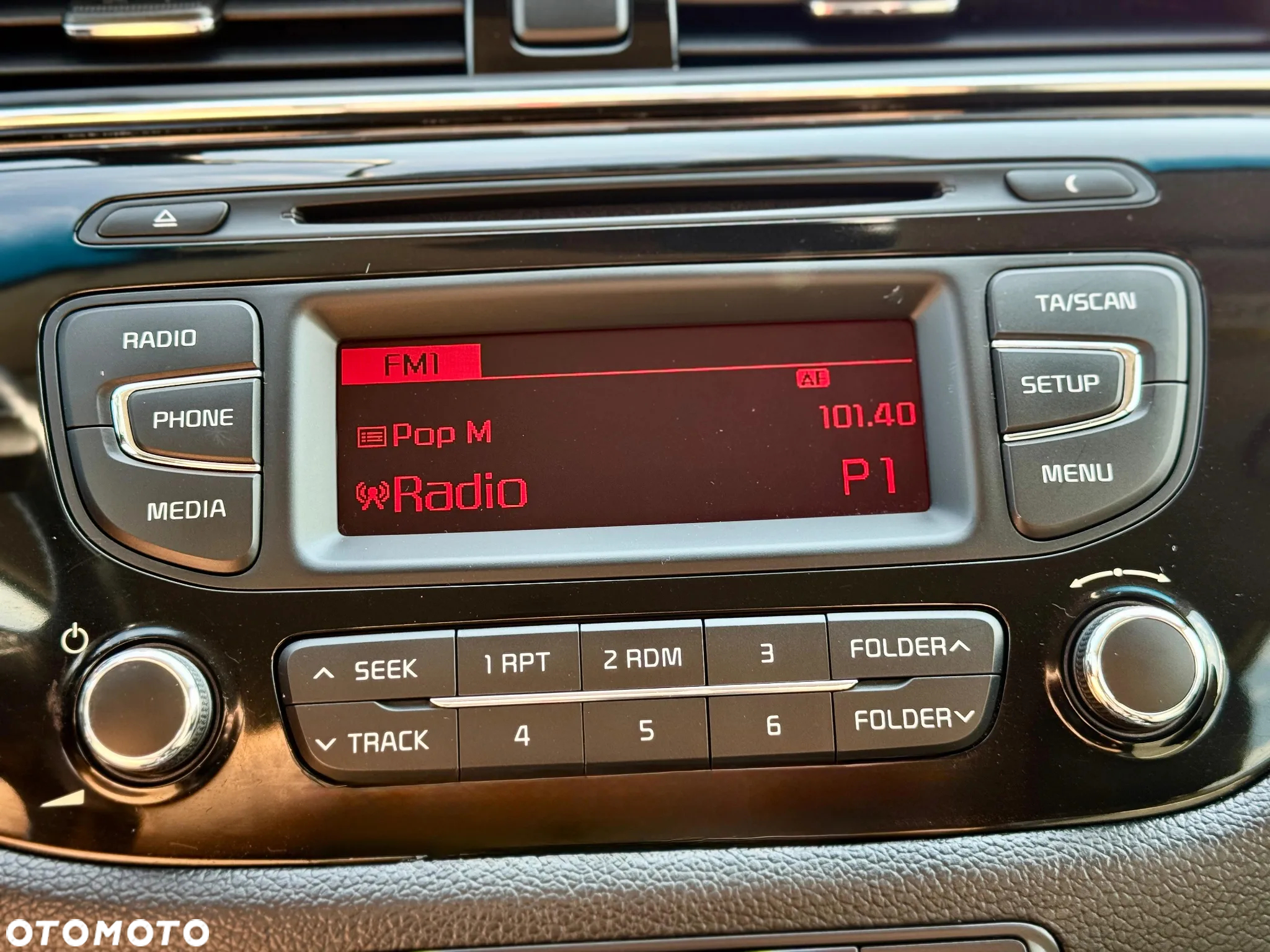 Kia Ceed 1.6 GDI DCT Platinum Edition - 24