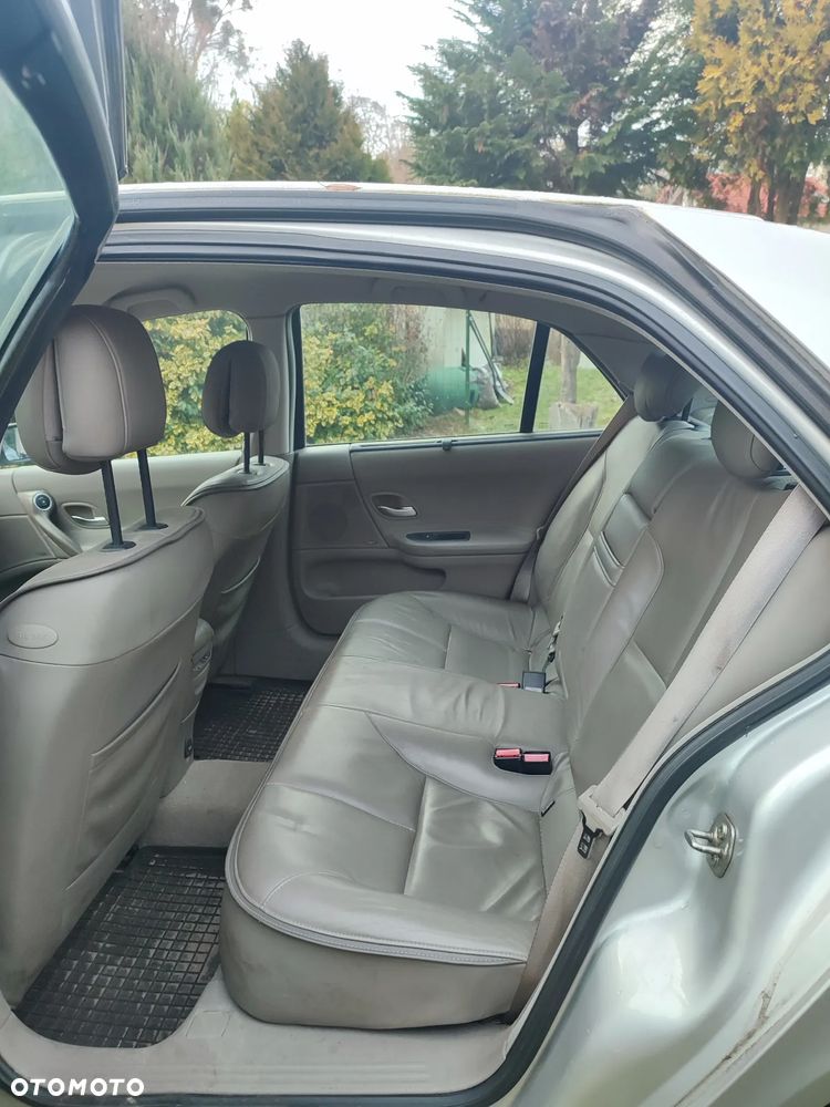 Renault Laguna 2.0 dCi FAP Initiale - 21