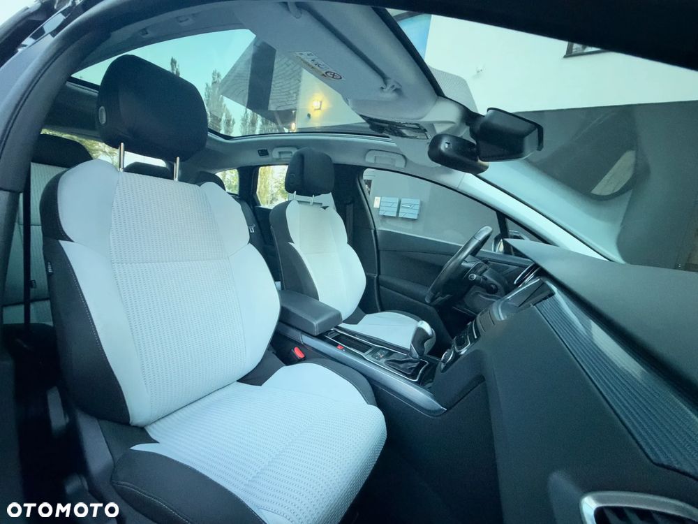 Peugeot 508 1.6 e-THP Allure S&S - 36