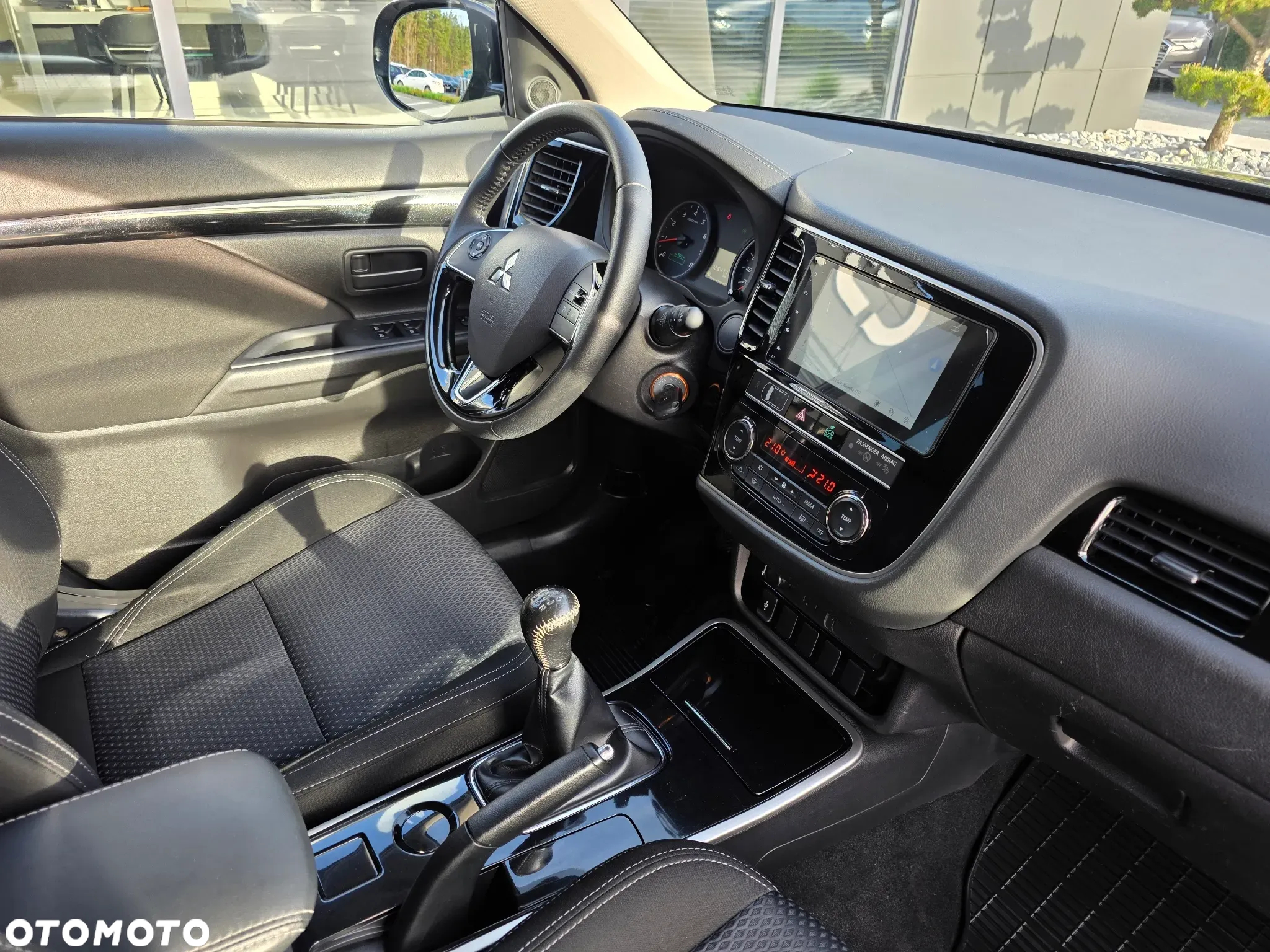 Mitsubishi Outlander 2.0 Invite + 2WD - 35