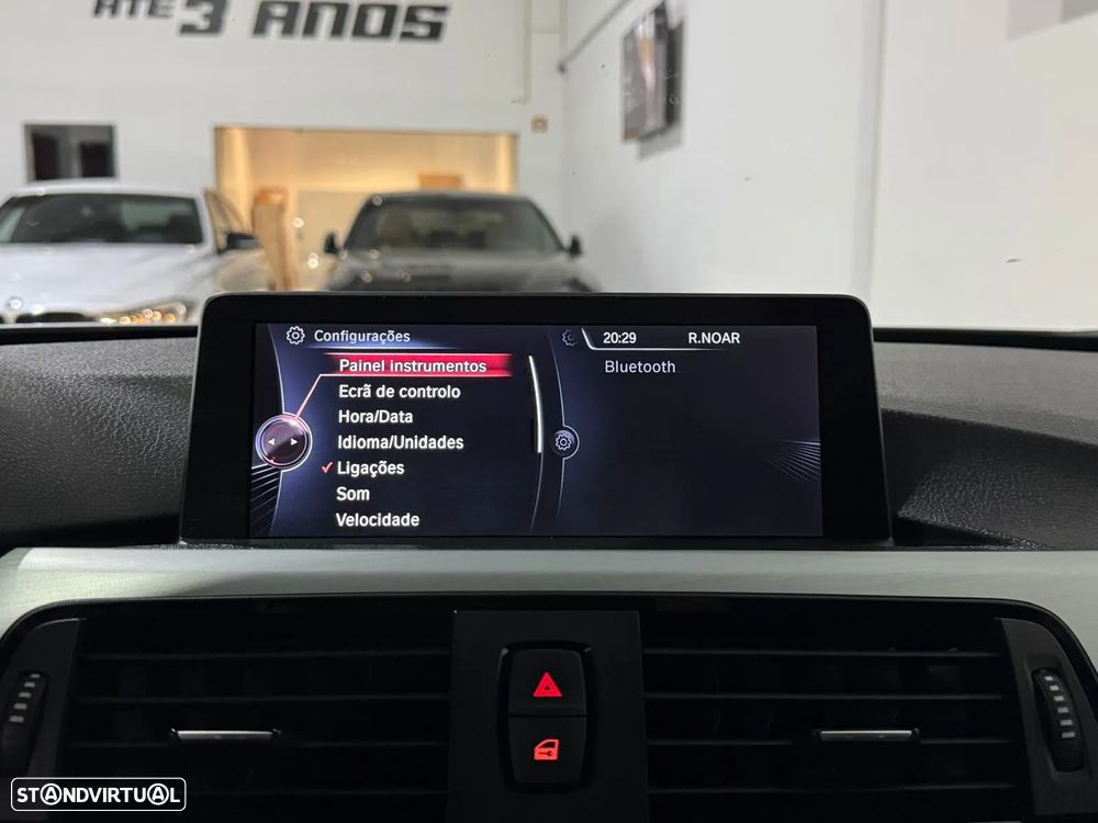 BMW 320 d Touring Pack M - 35