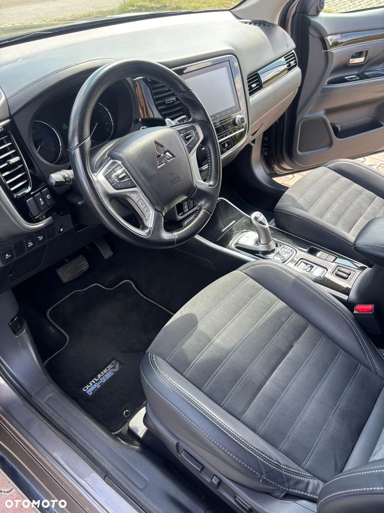 Mitsubishi Outlander PHEV Intense - 4