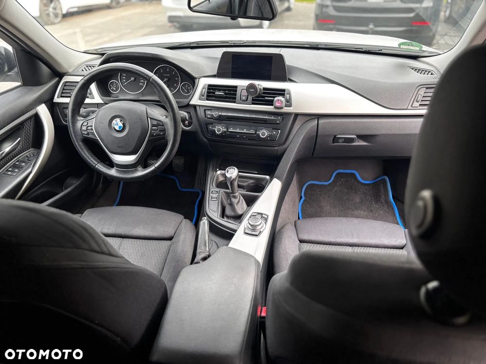 BMW Seria 3 318d DPF - 21