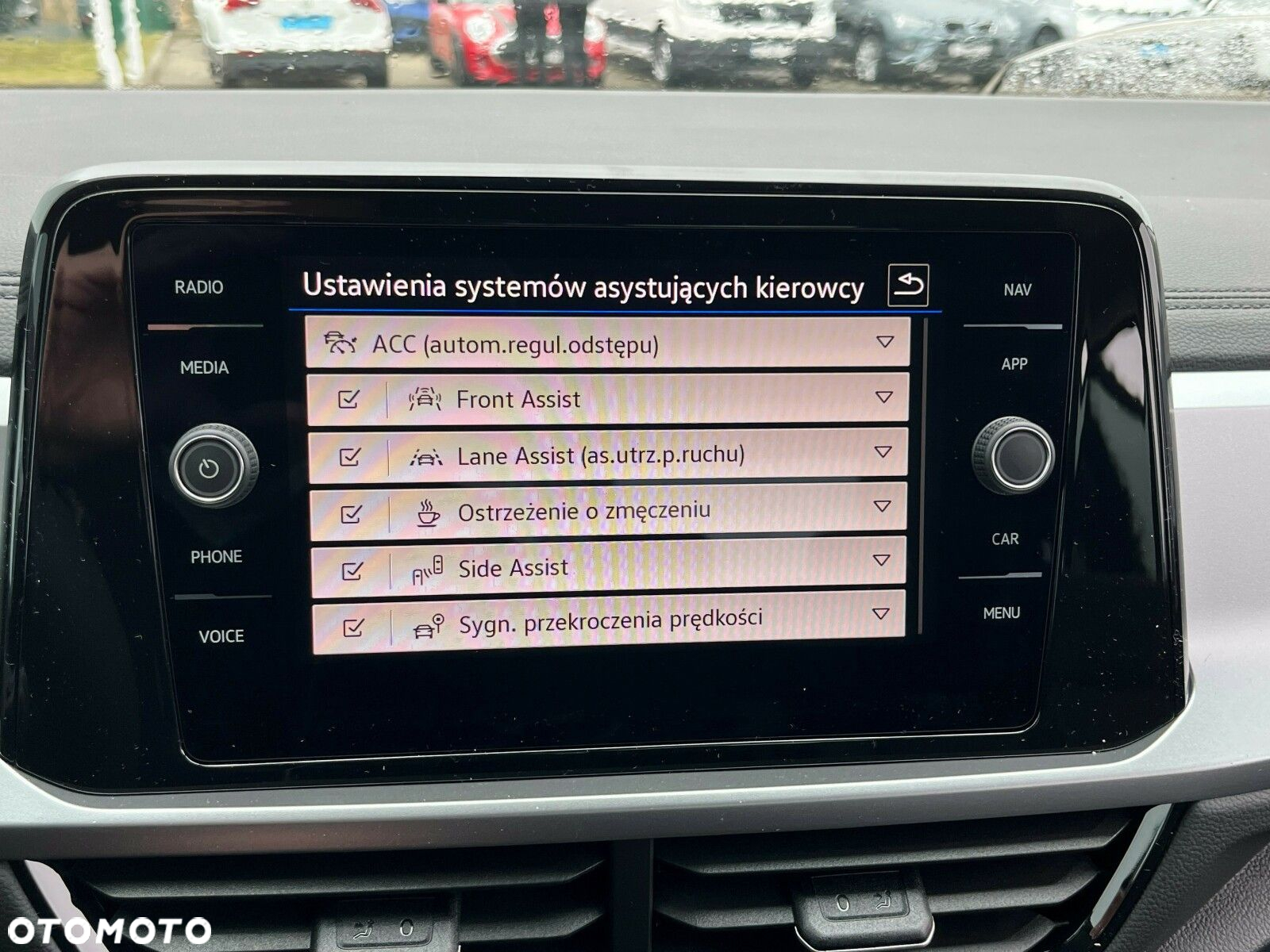 Volkswagen T-Roc - 11