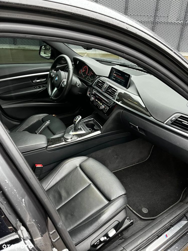 BMW Seria 3 340i xDrive M Sport - 11
