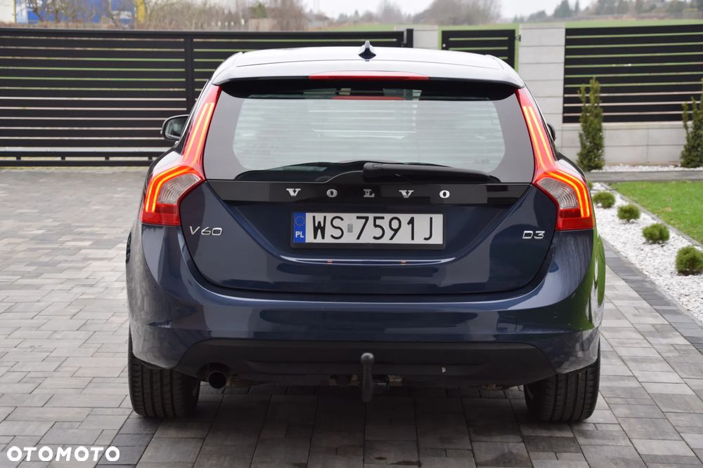 Volvo V60 D3 Momentum - 16