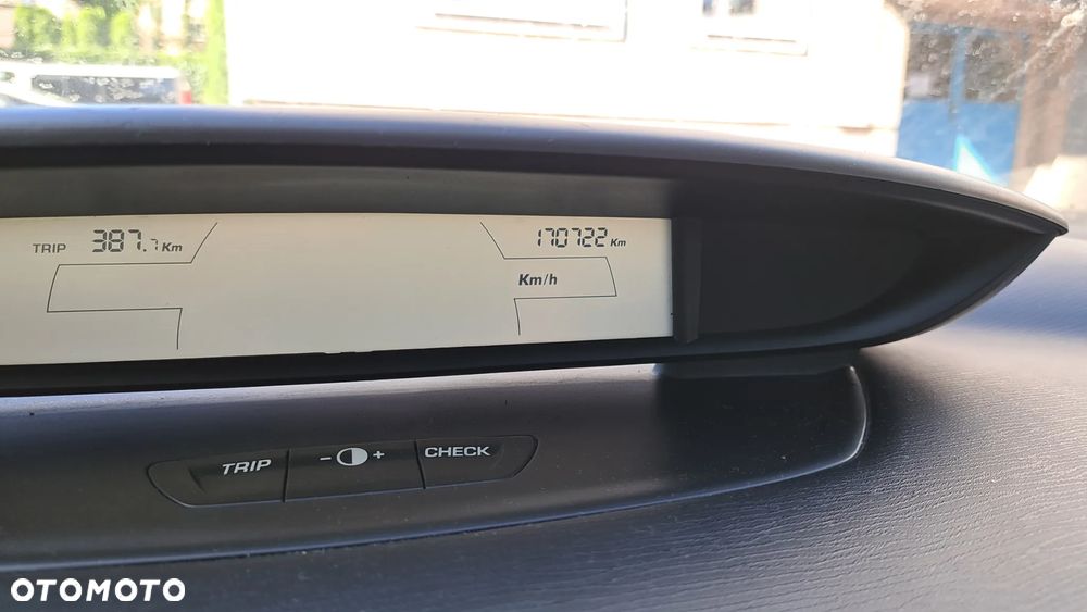 Citroën C4 2.0 16V Exclusive - 9