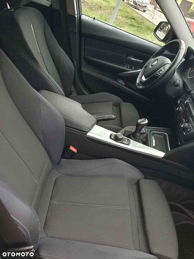 BMW Seria 3 328i Sport Line - 8