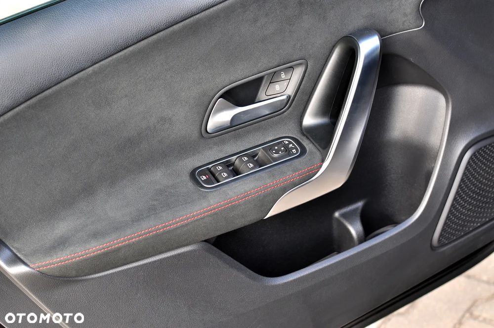 Mercedes-Benz Klasa A 180 7G-DCT Edition AMG Line - 16