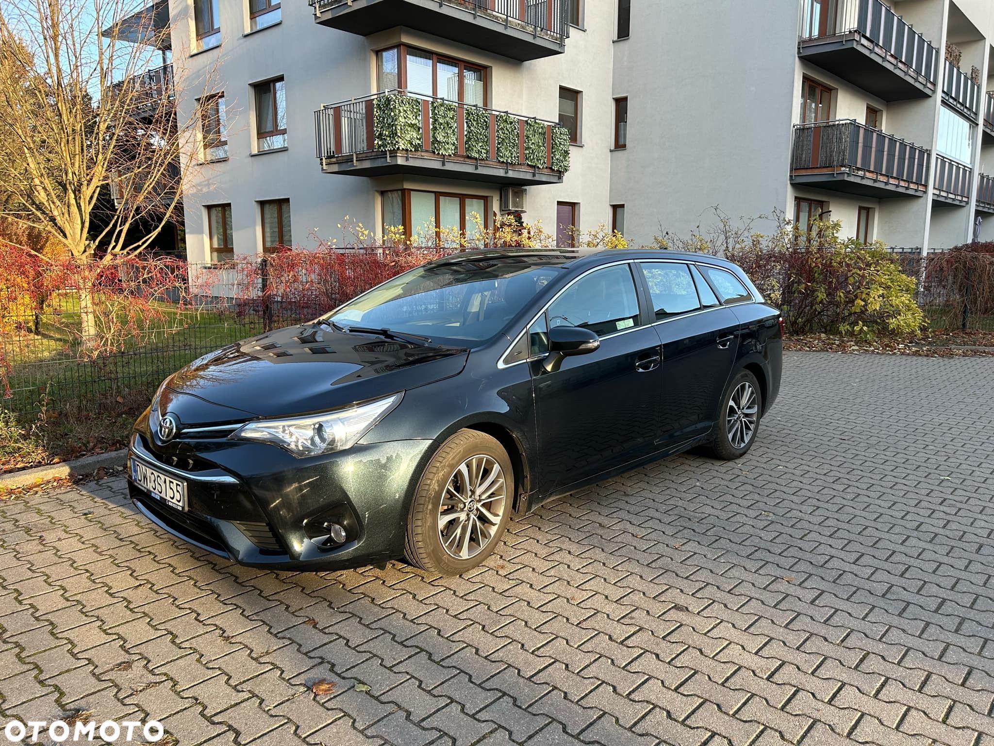 Toyota Avensis 2.0 D-4D Selection - 1