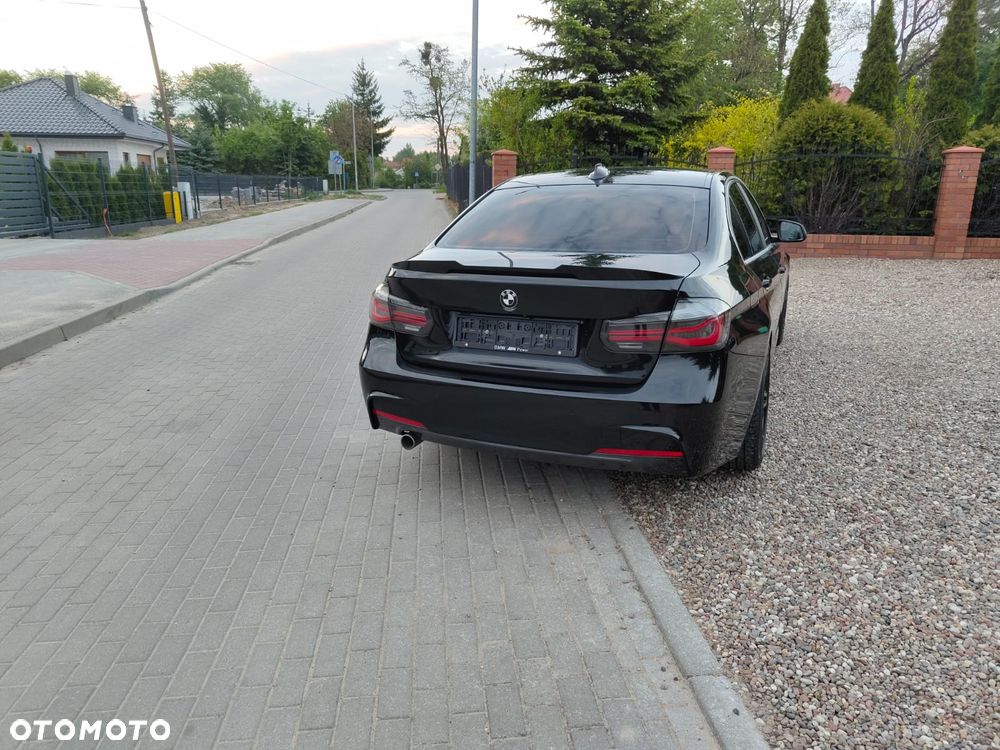 BMW Seria 3 318d Sport Line - 19