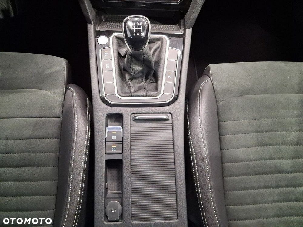Volkswagen Passat Variant - 21