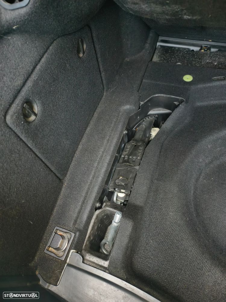 Mercedes-Benz E 220 CDI Auto Avantgarde - 20