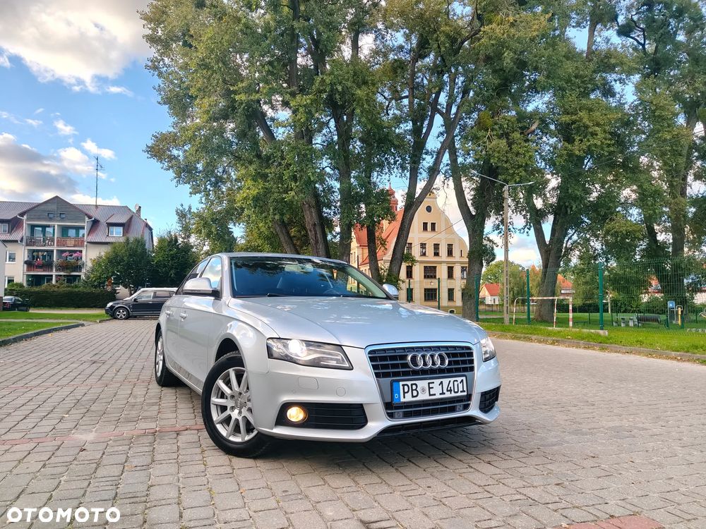 Audi A4 Limousine - 4