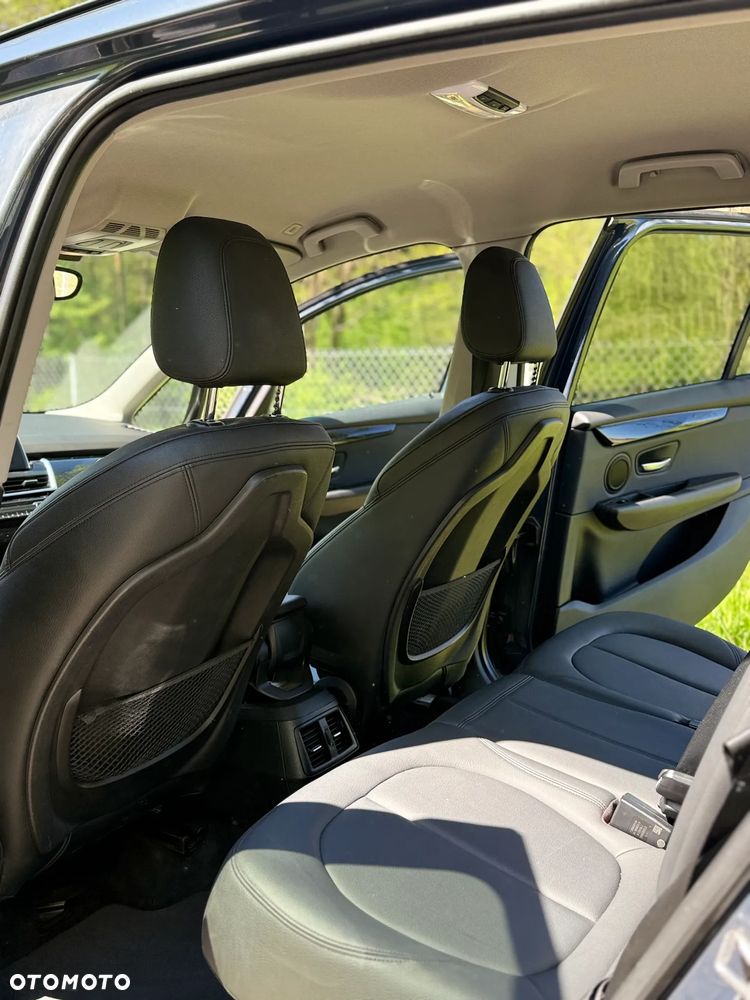 BMW Seria 2 216d - 6