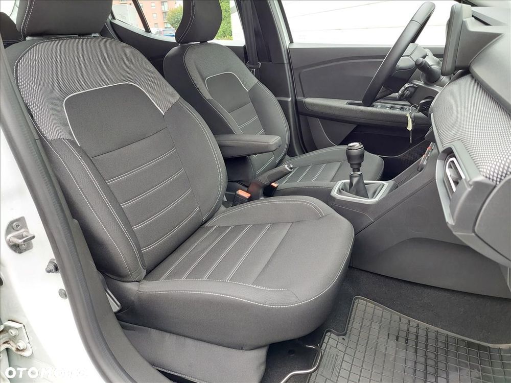 Dacia Sandero - 8