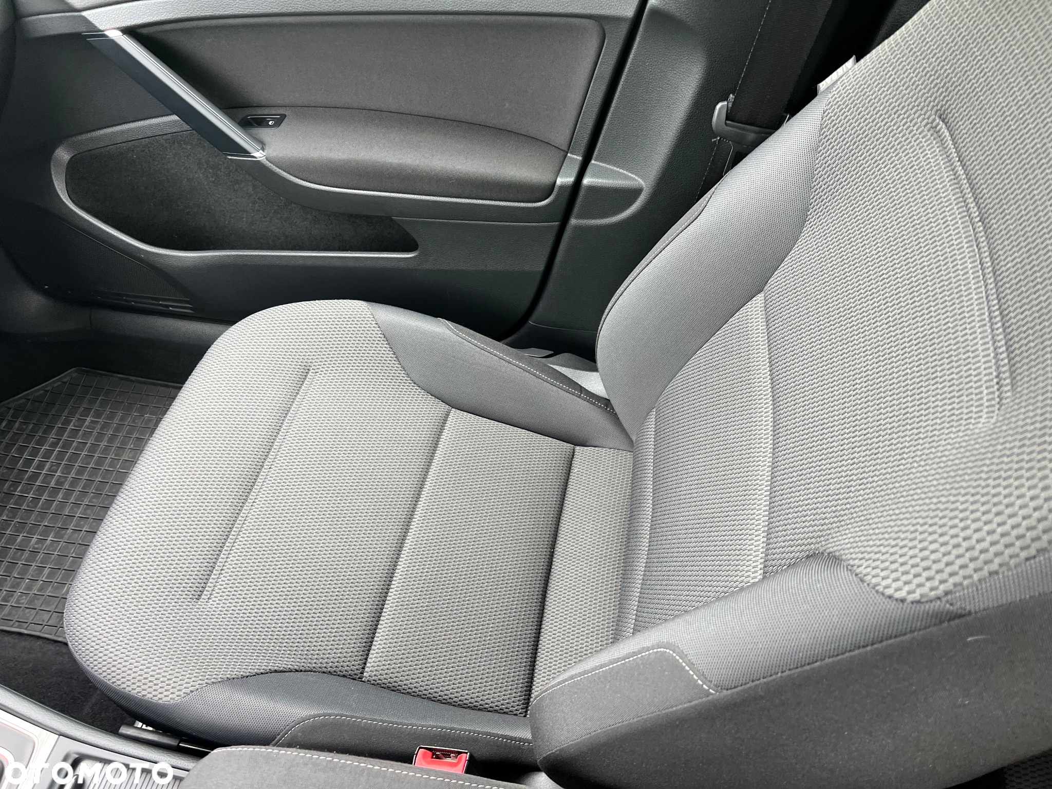 Volkswagen Golf VII 1.4 TSI BMT Comfortline DSG - 25