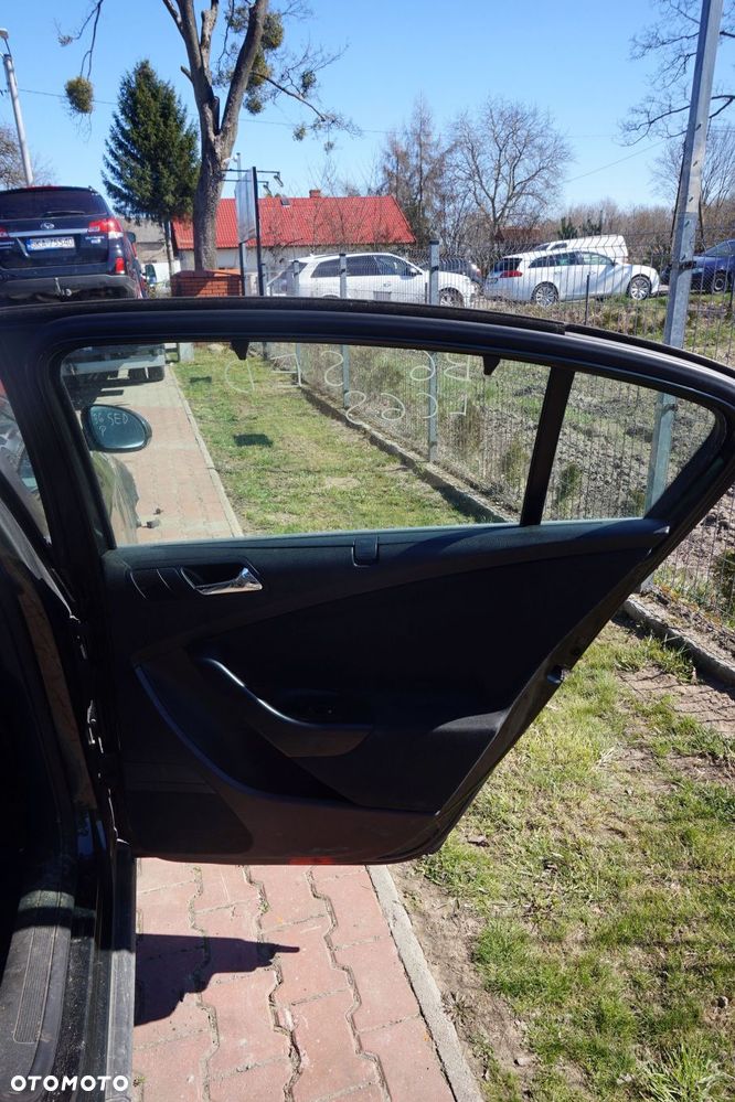 BOCZEK TAPICERKA DRZWI PRAWY TYŁ PASSAT B6 SEDAN ROLETA VOLKSWAGEN 2005-2010 - 1