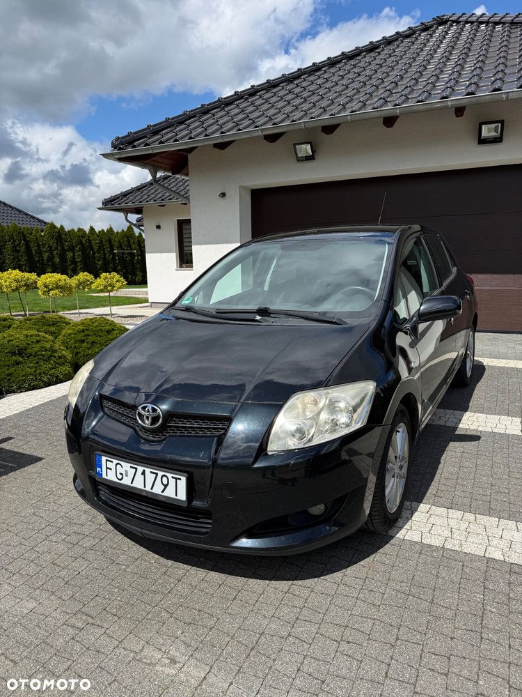 Toyota Auris - 1