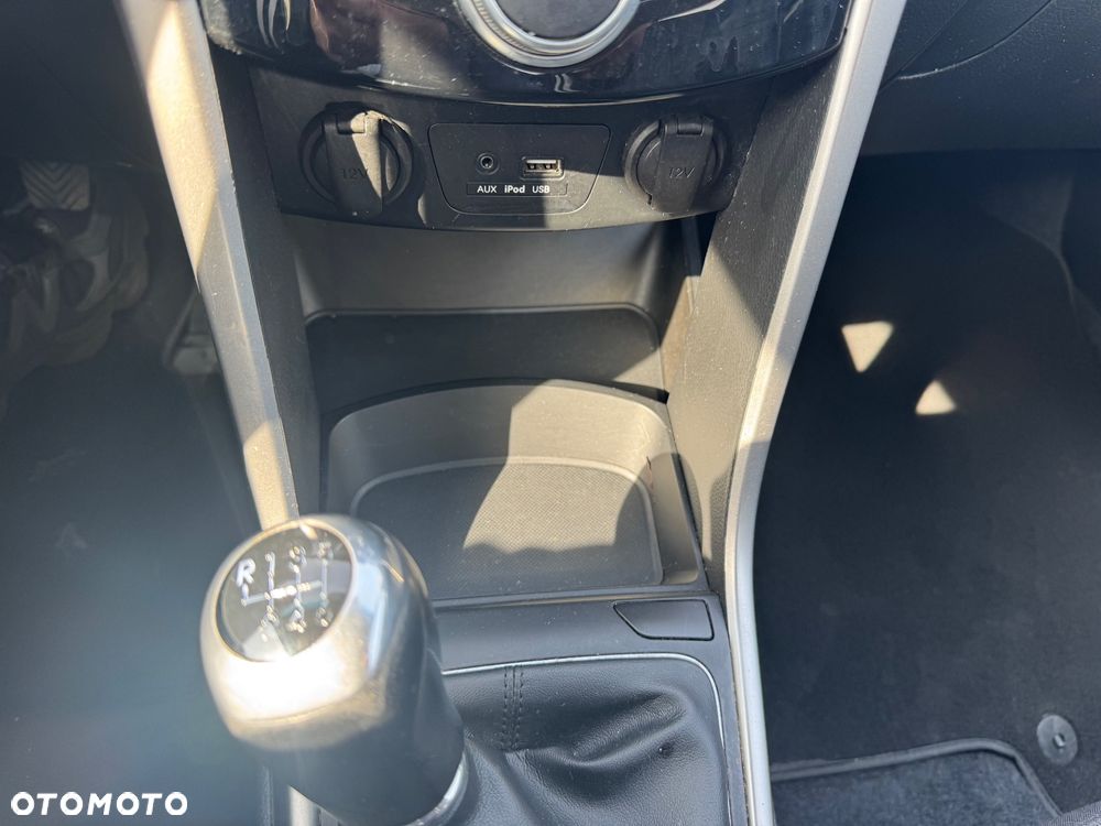 Hyundai i30 blue 1.6 CRDi Classic Navigation - 18