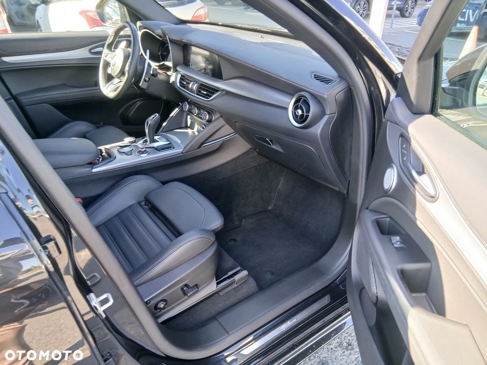 Alfa Romeo Stelvio 2.0 Turbo Veloce Q4 - 11