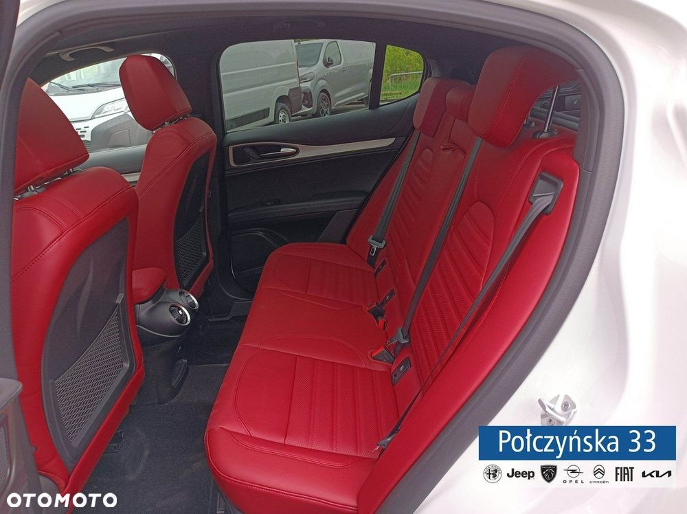 Alfa Romeo Stelvio - 11