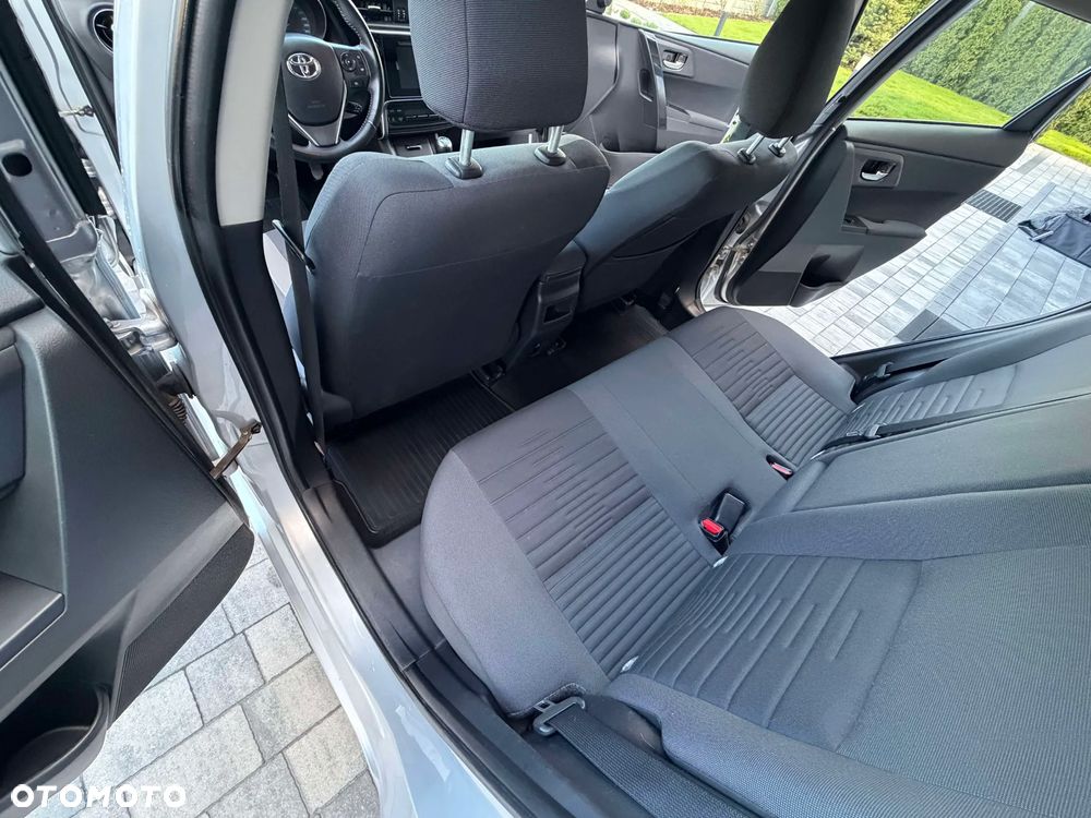 Toyota Auris 1.6 Premium - 21