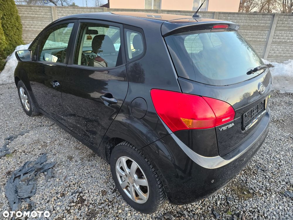 Kia Venga 1.4 CRDi 90 Attract - 12