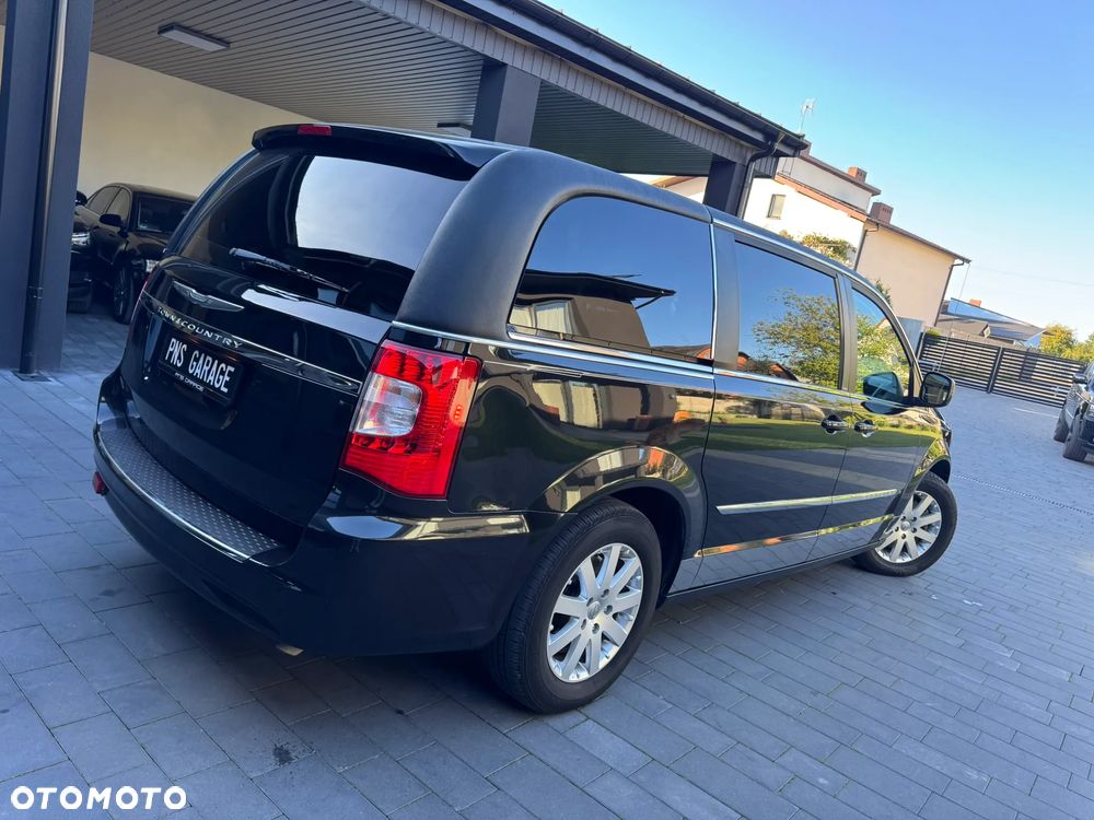 Chrysler Town & Country 3.6 Limited - 18