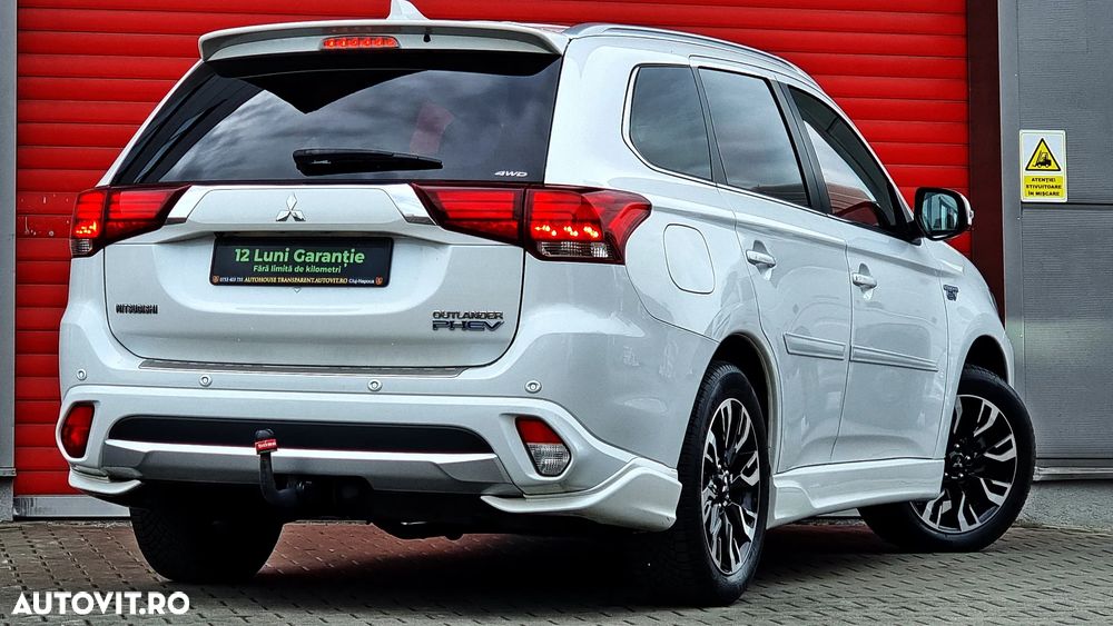 Mitsubishi Outlander 2.0 4WD - 24