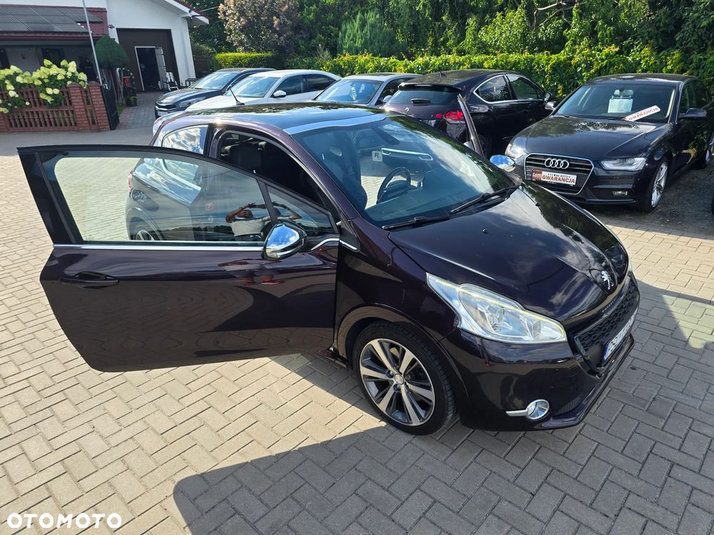 Peugeot 208 - 33