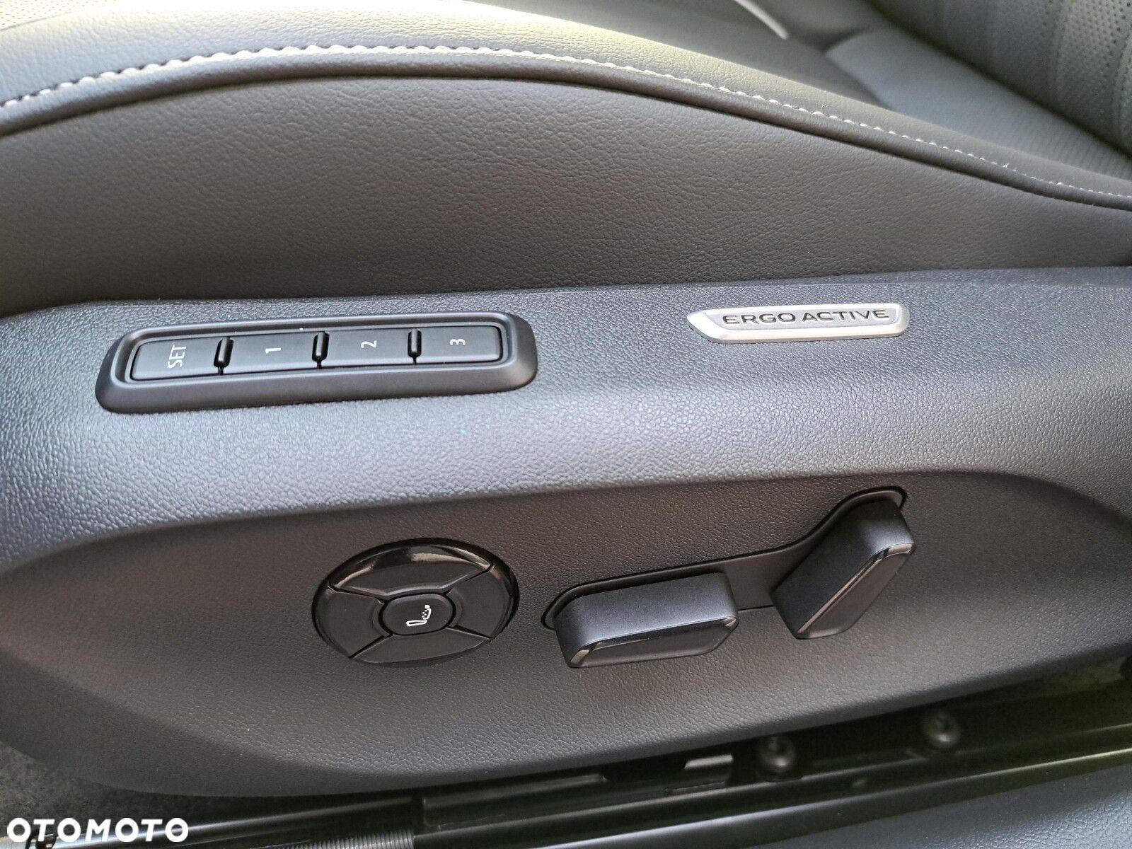 Volkswagen Passat 1.5 TSI EVO Elegance DSG - 24