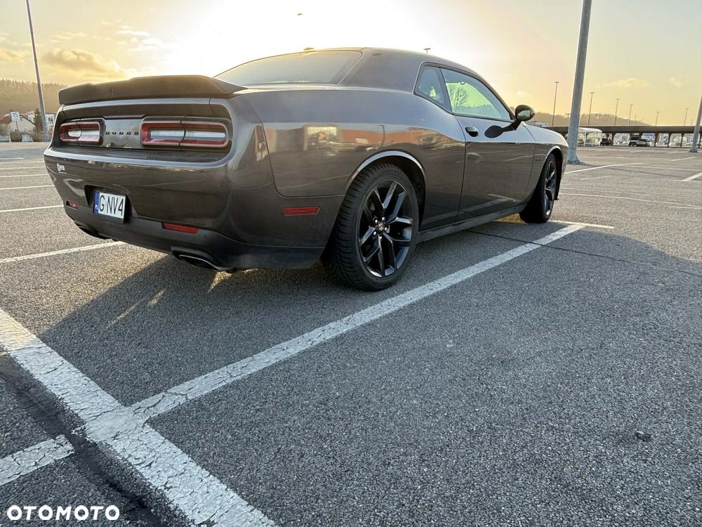 Dodge Challenger - 13