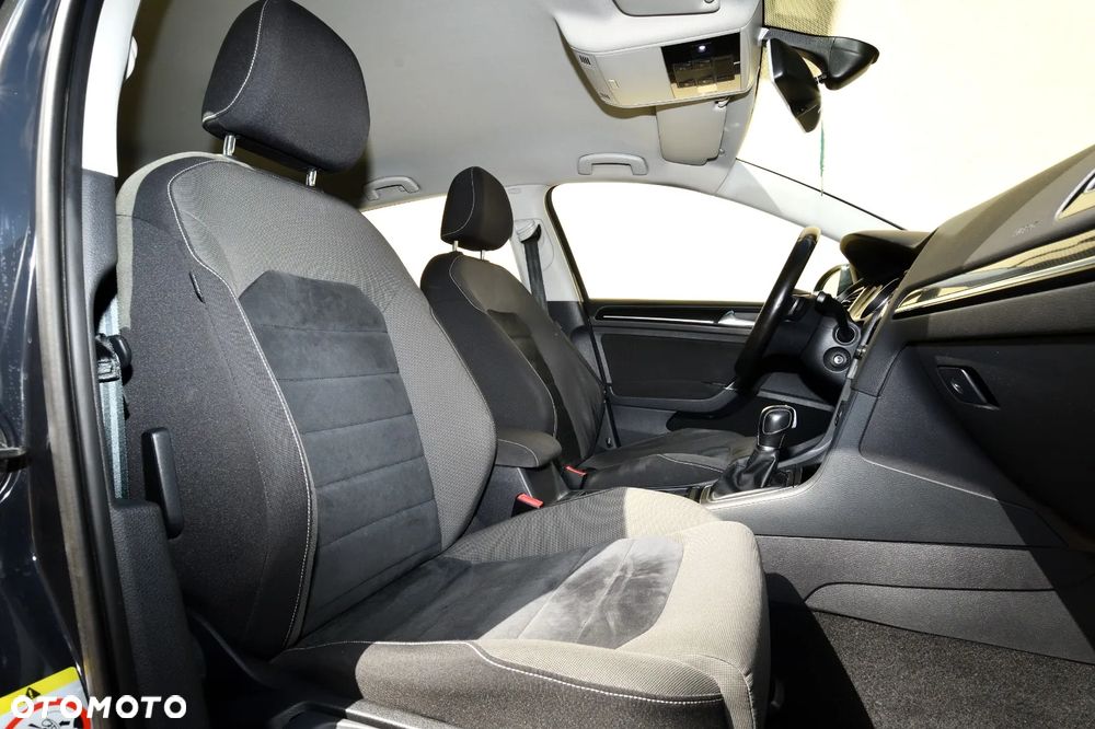 Volkswagen Golf - 15