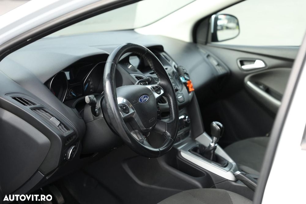 Ford Focus - 13