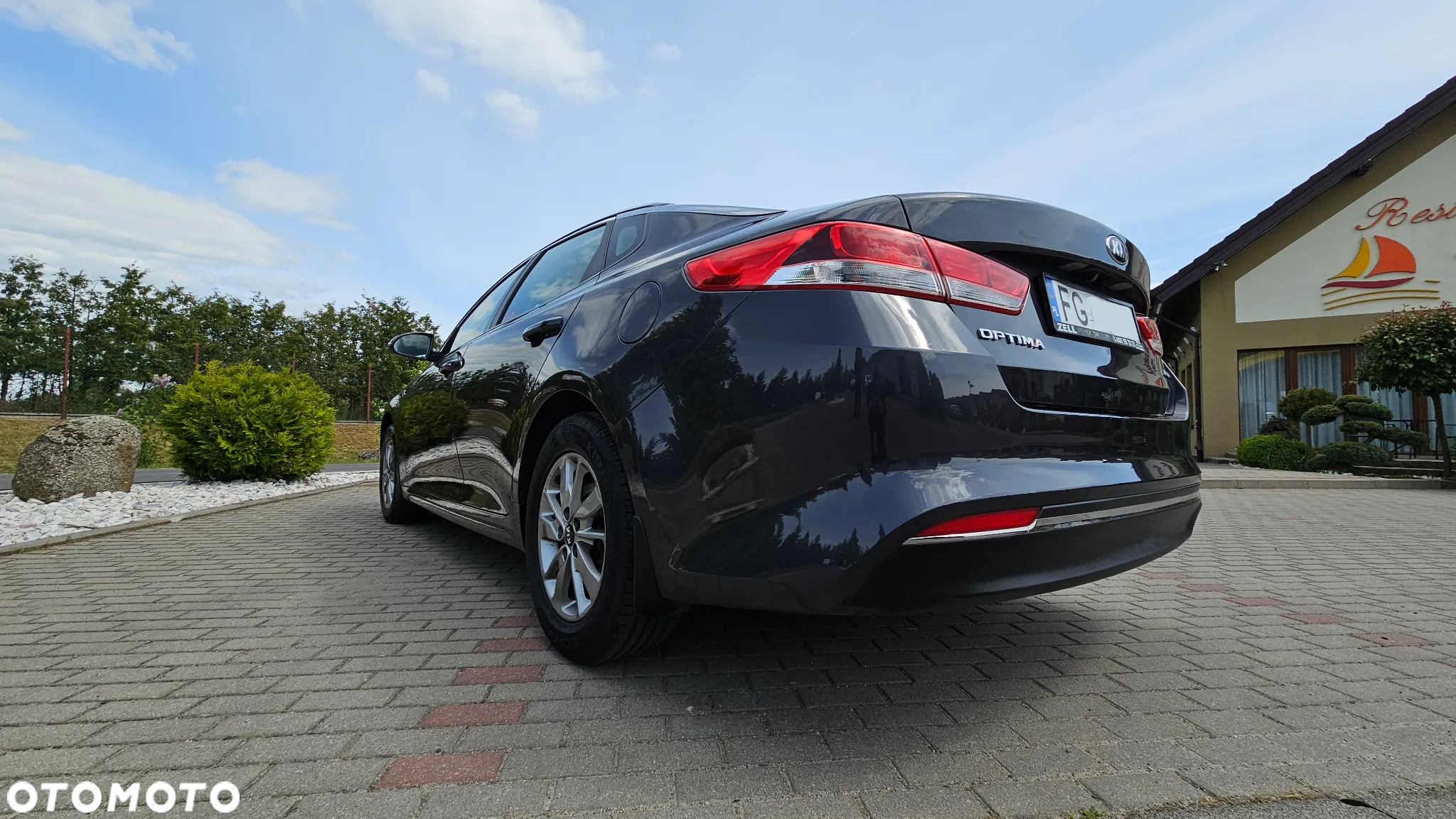 Kia Optima - 10