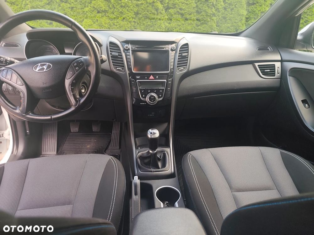 Hyundai i30 1.6 CRDi BlueDrive Go - 16