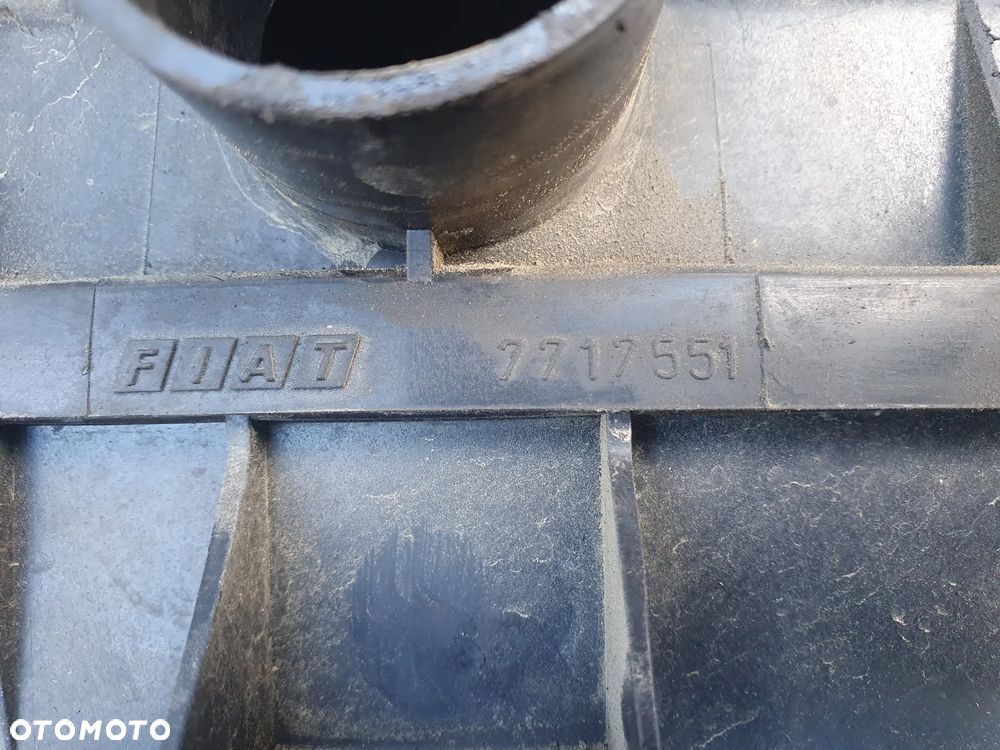 Fiat Seicento / Cinquecento Obudowa filtra powietrza 7717551 0,9 POSIADAM 2 SZT - 7