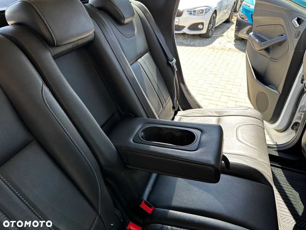 Ford Kuga - 24