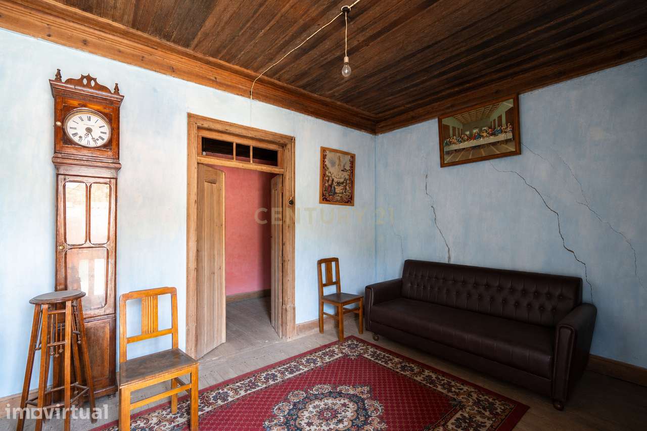 Casa para Recuperar em Vila Nova, Miranda do Corvo - Grande imagem: 2/18