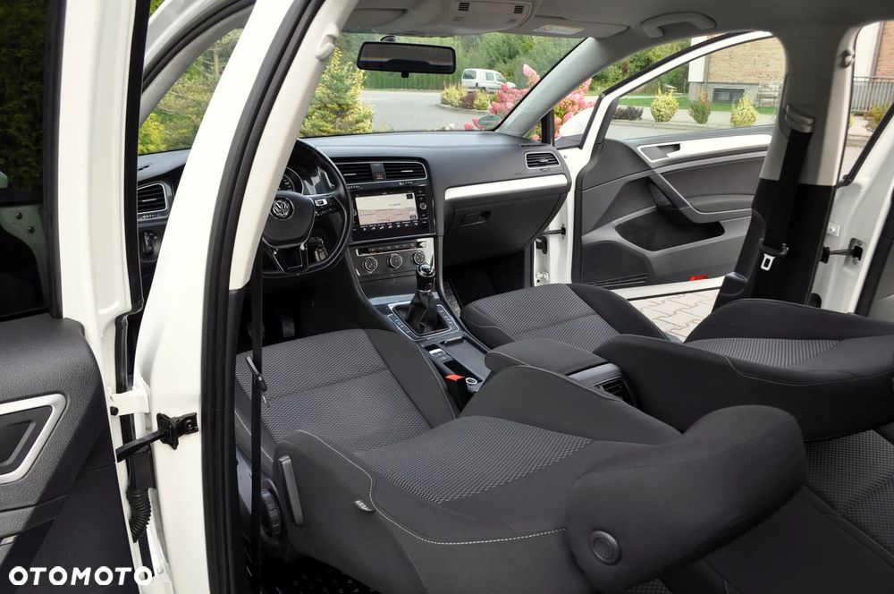 Volkswagen Golf Variant - 27