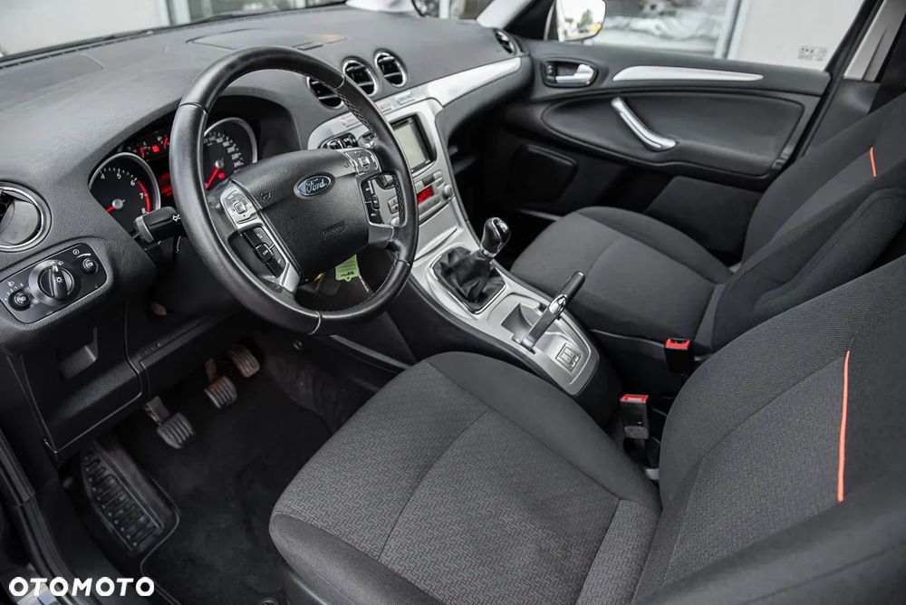 Ford Galaxy 2.0 Titanium - 16