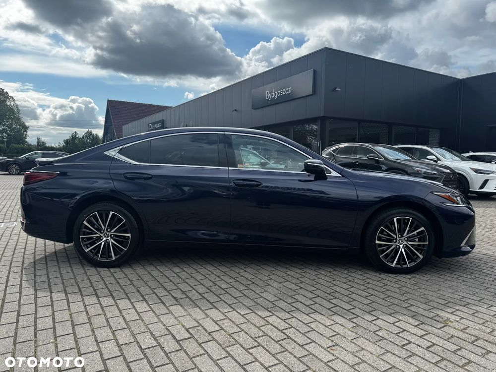 Lexus ES 300h Business Edition - 8